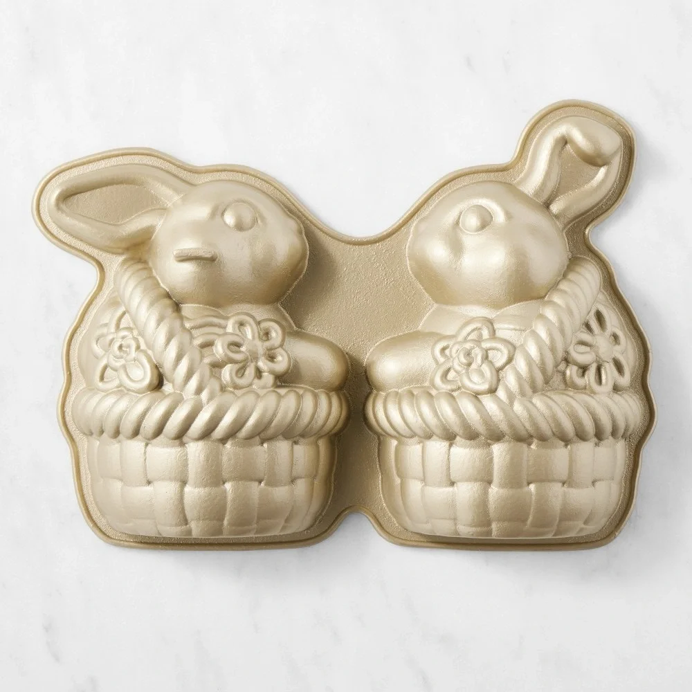Williams Sonoma Nordic Ware Nonstick Cast Aluminum Easter Bunny Pan
